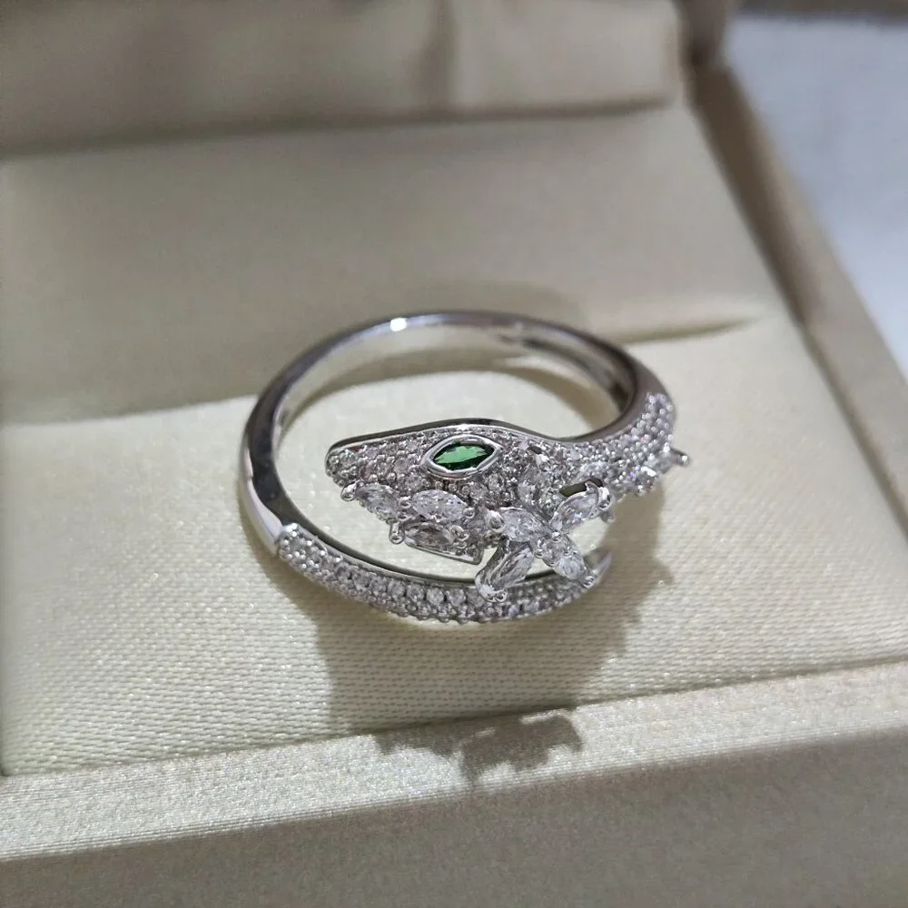 Bvlgari Serpenti Series Emerald Eye Diamond Snake Ring - Picture 11 of 11